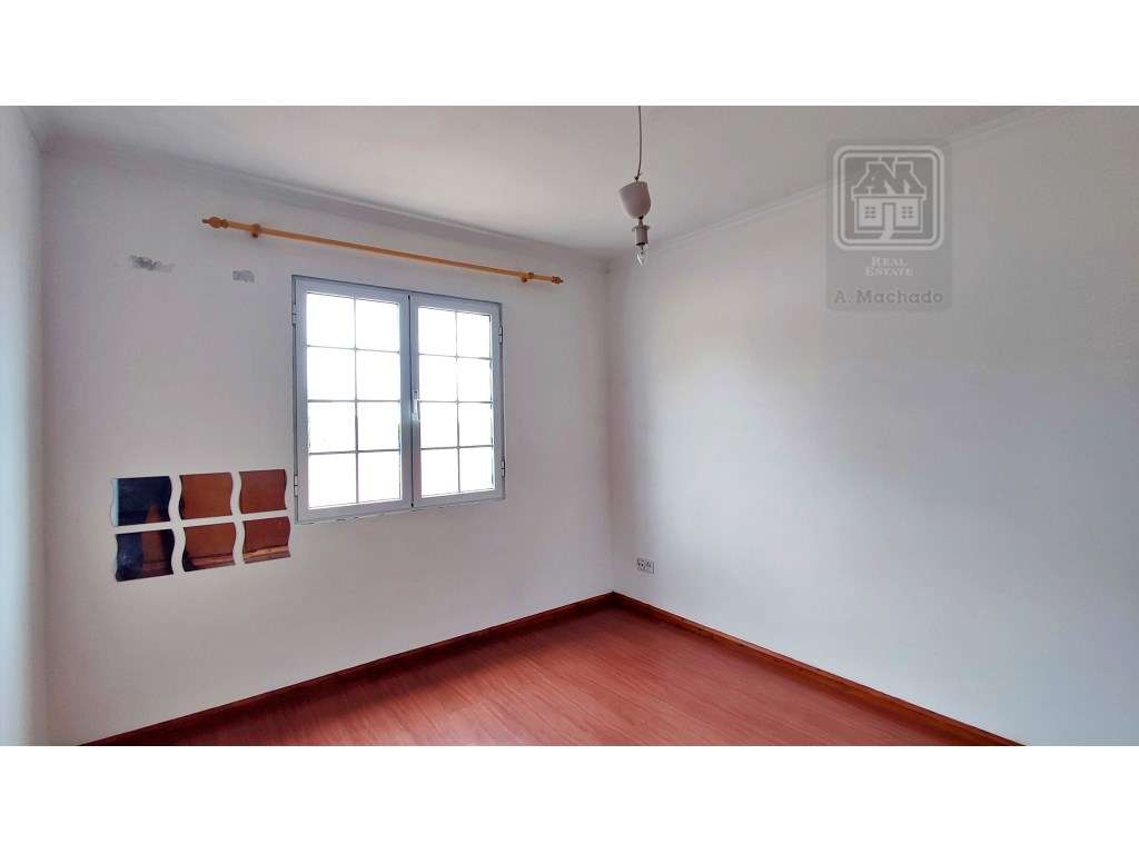 VENDA de CASA - MORADIA com garagem, jardim e quintal - Pico da Ped...-34