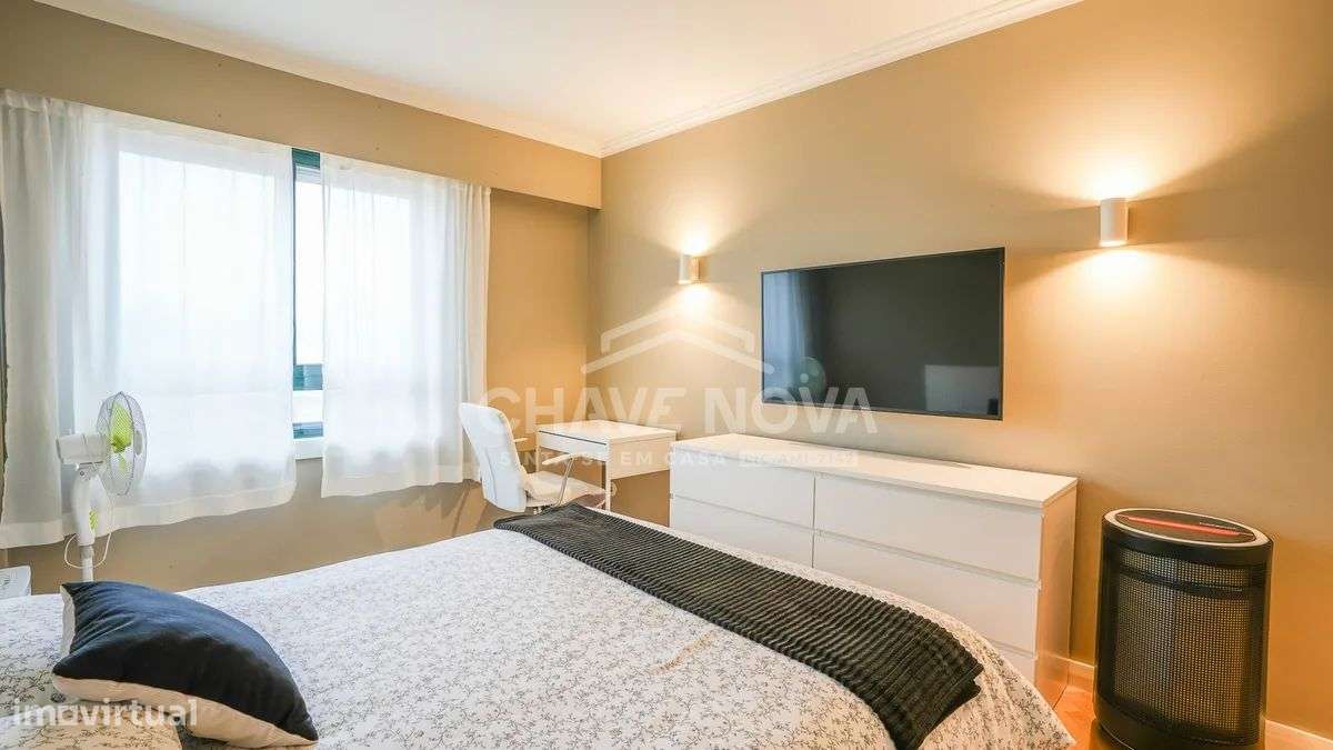 T2 Renovado c/ Lugar de Garagem na Alameda Jardins da Arrábida-16