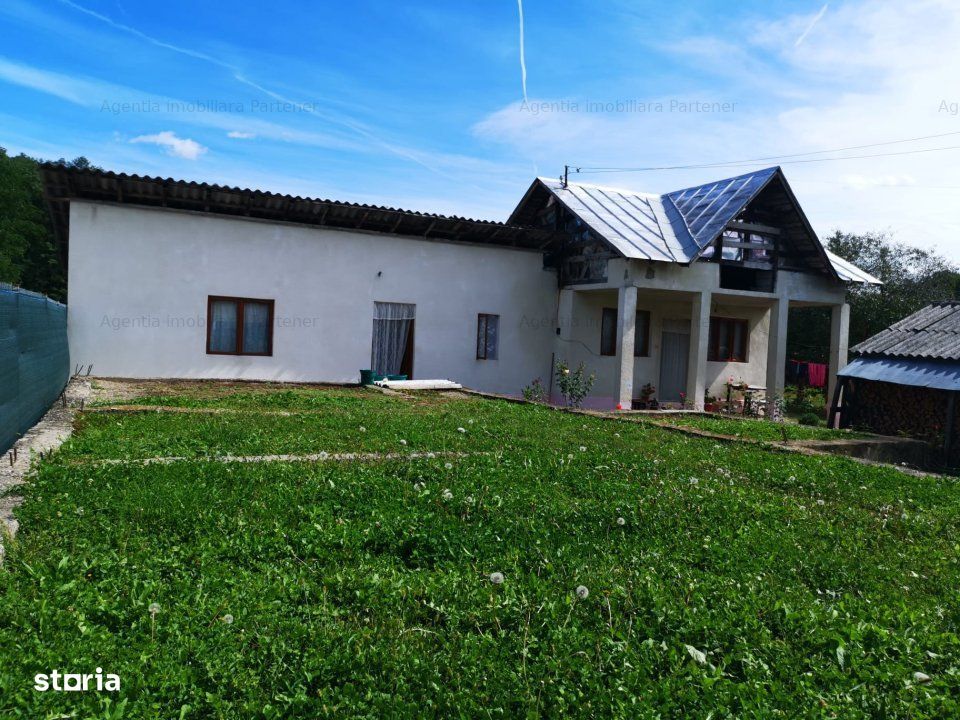 Casa Albota, 2 camere, teren 1.604 mp