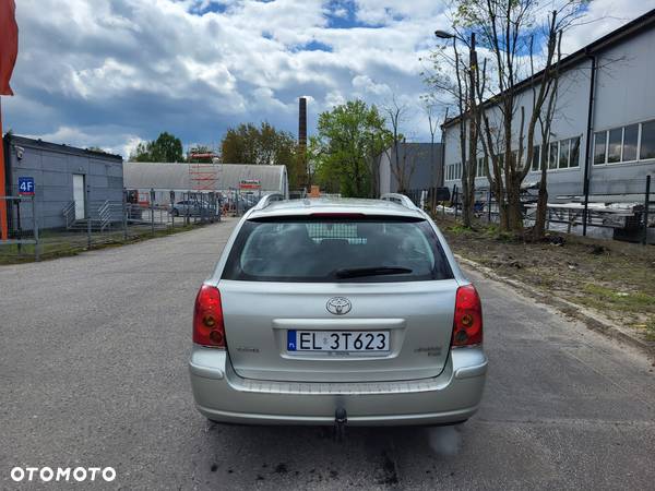 Toyota Avensis 2.0 VVT-i Combi Sol - 3