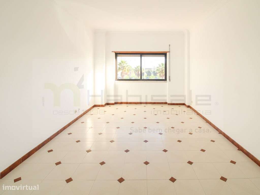 T1 Luminoso de duas frentes a 250 M da praia - Grande imagem: 5/19