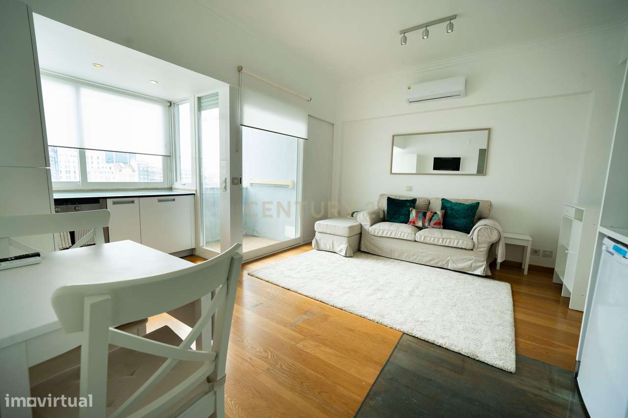 T1 charmoso para arrendamento na Avenida 5 de Outubro com elevador - Grande imagem: 2/17