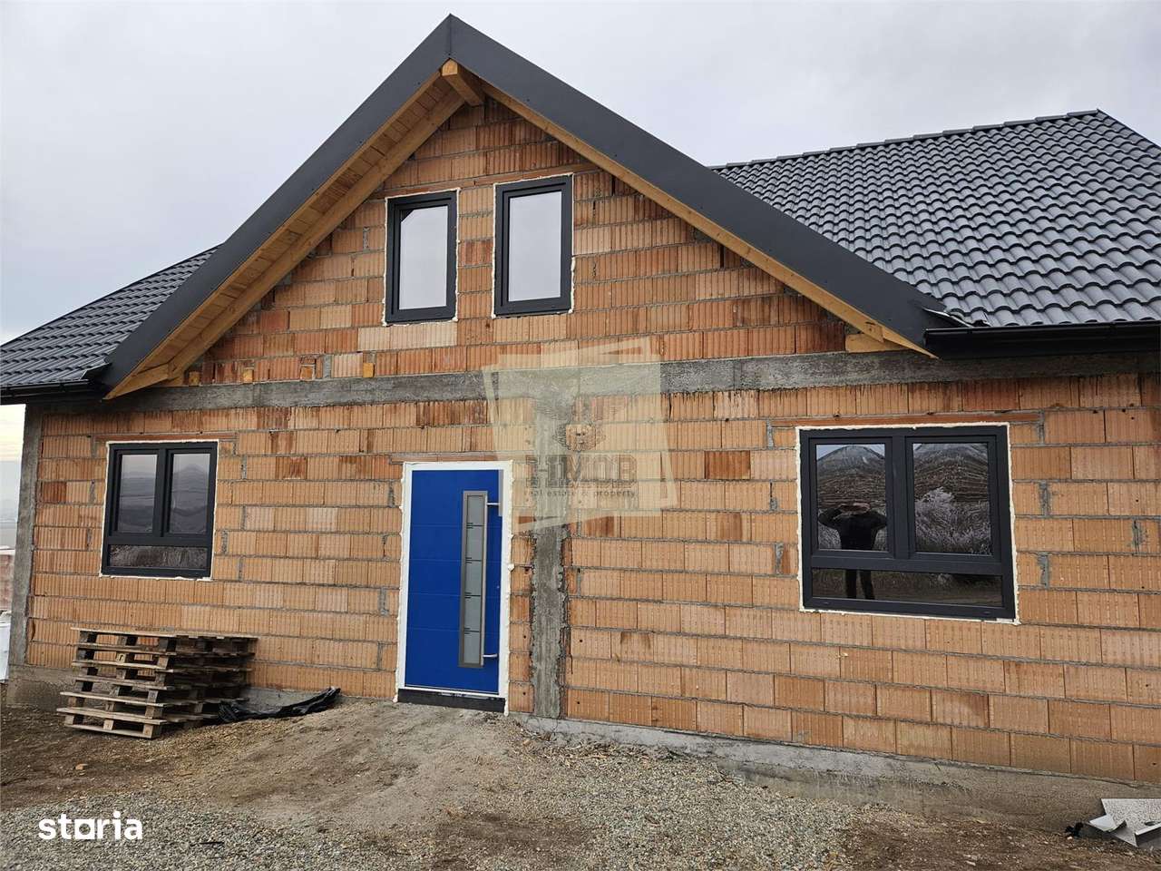 Casa cu 4 camere 2 bai 180 mpu in zona Sura Mare-17