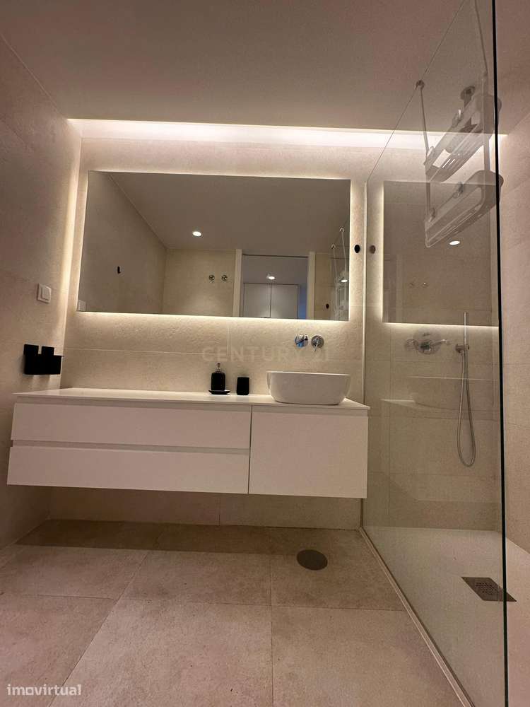 Apartamento T3 , 4º andar a venda em Mafamude , Vila Nova de Gaia, Por-16