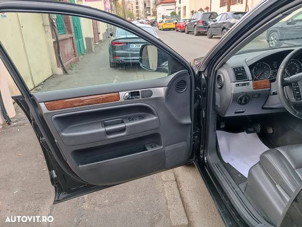 Volkswagen Touareg 2.5 TDI R5 DPF Tipt. - 15