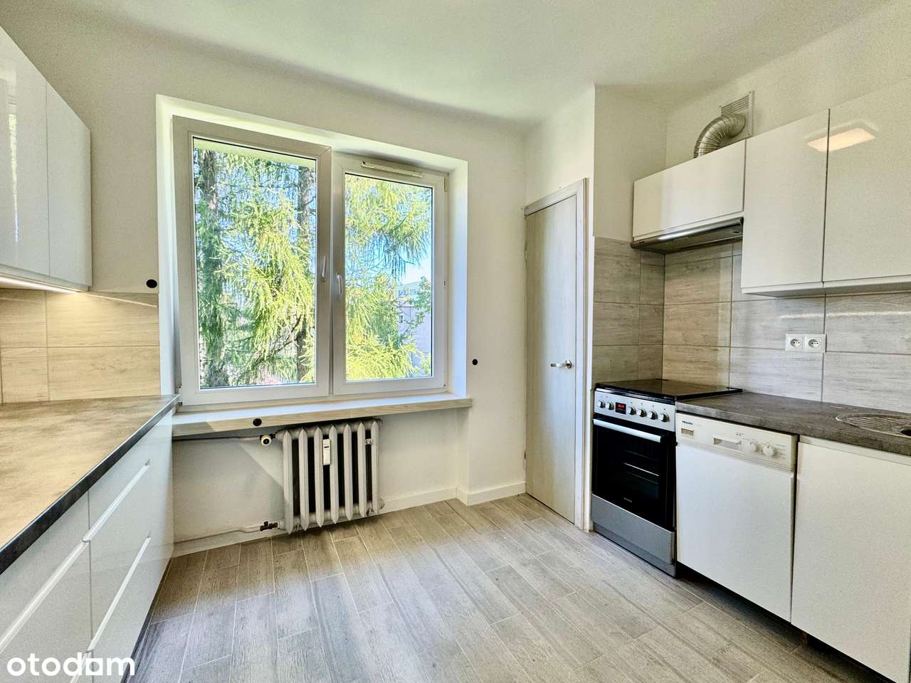 Po generalnym remoncie - Słoneczne 2-pokojowe mieszkanie z GARAŻEM!-6