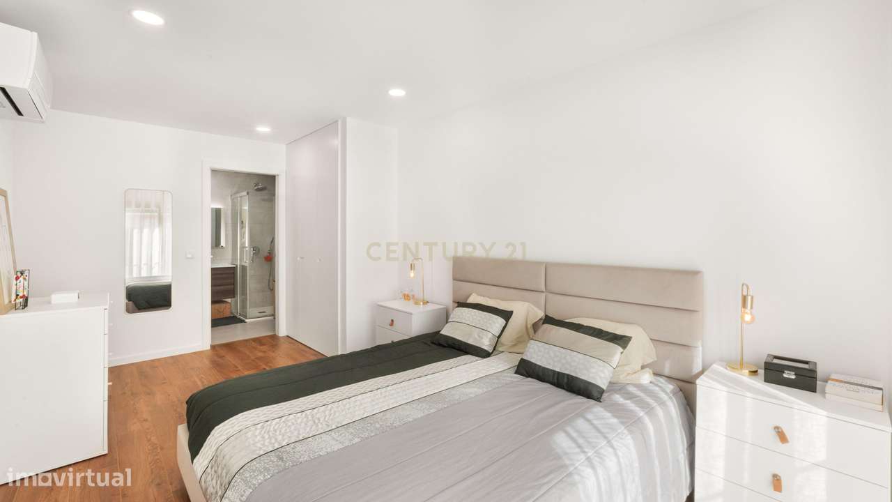 Duplex T3 com Terraço e Garagem para 4 Viaturas na Quinta da Fábrica – - Grande imagem: 4/24