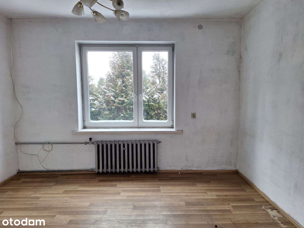 Wolnostojący, parterowy dom z użytkowym poddaszem - Pełny obrazek: 5/9