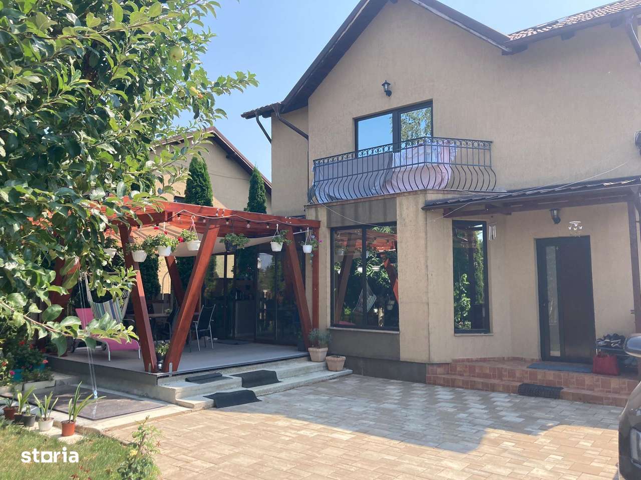 Casă Elegantă și Spațioasă - Oază de Liniște și Confort!-1