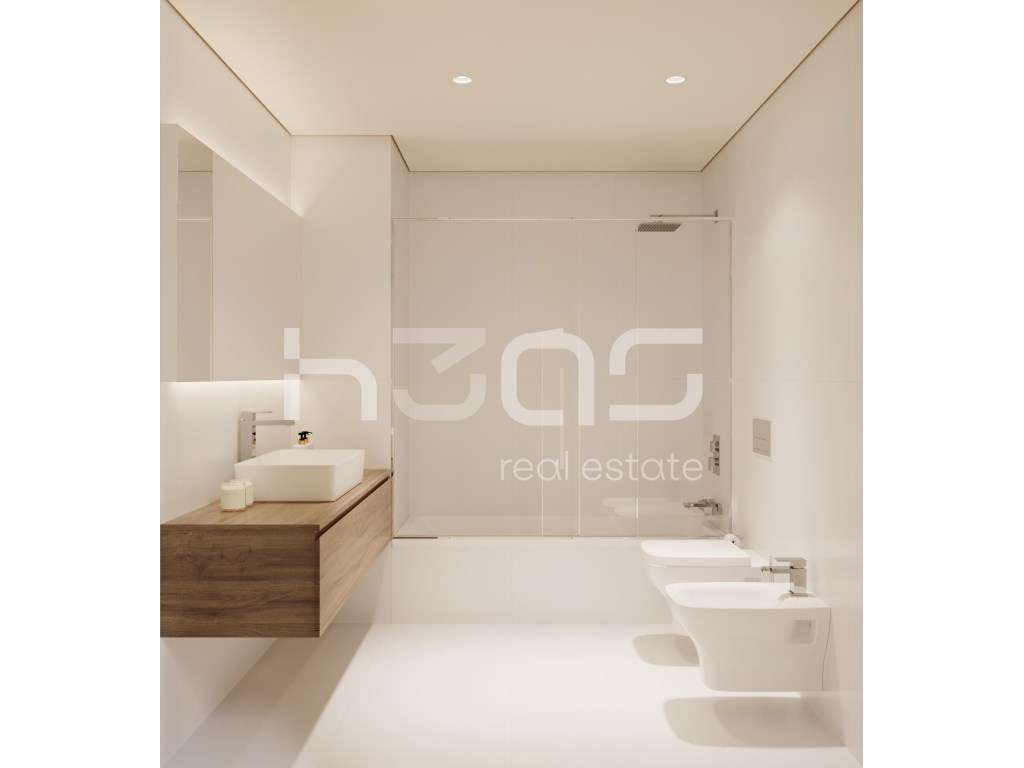 Moradia em Banda com Acabamentos Exclusivos e Localização Privilegiada - Grande imagem: 5/9