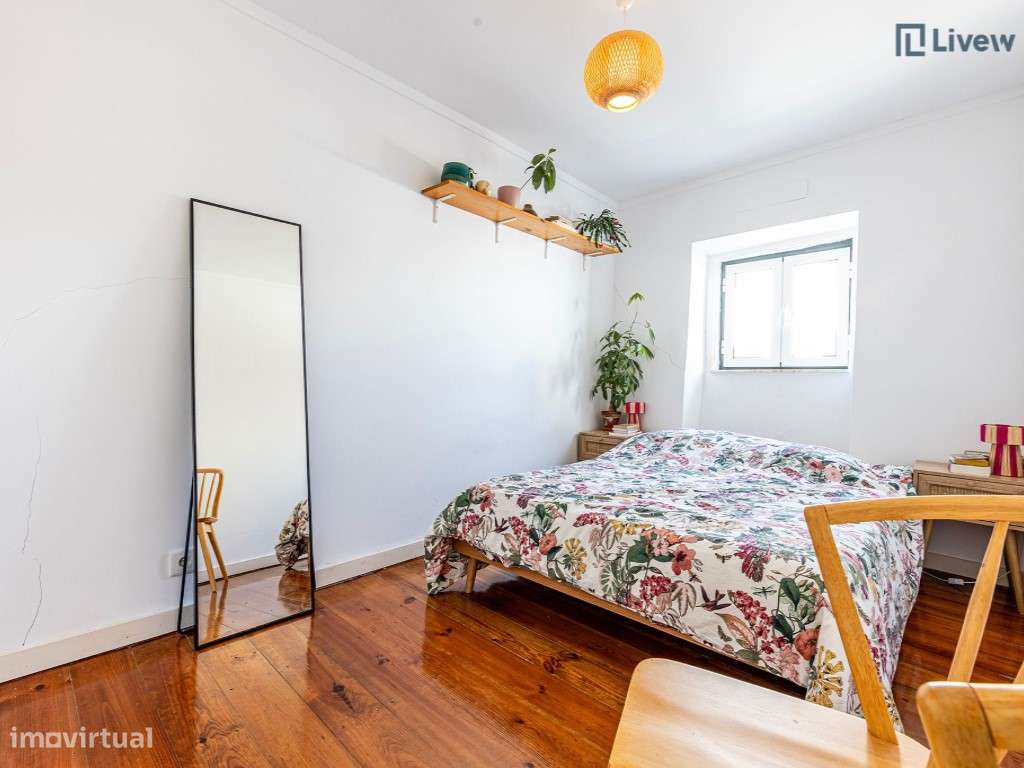 Apartamento T1 renovado e com ótima exposição solar-1