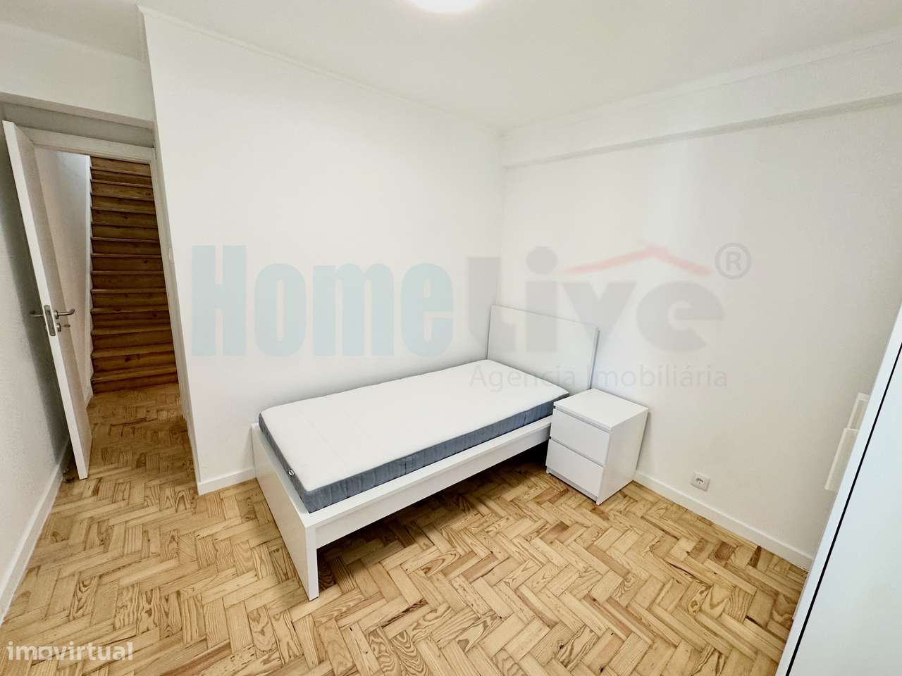 Apartamento T4 Remodelado e Mobilado Charquinho, Benfica-20