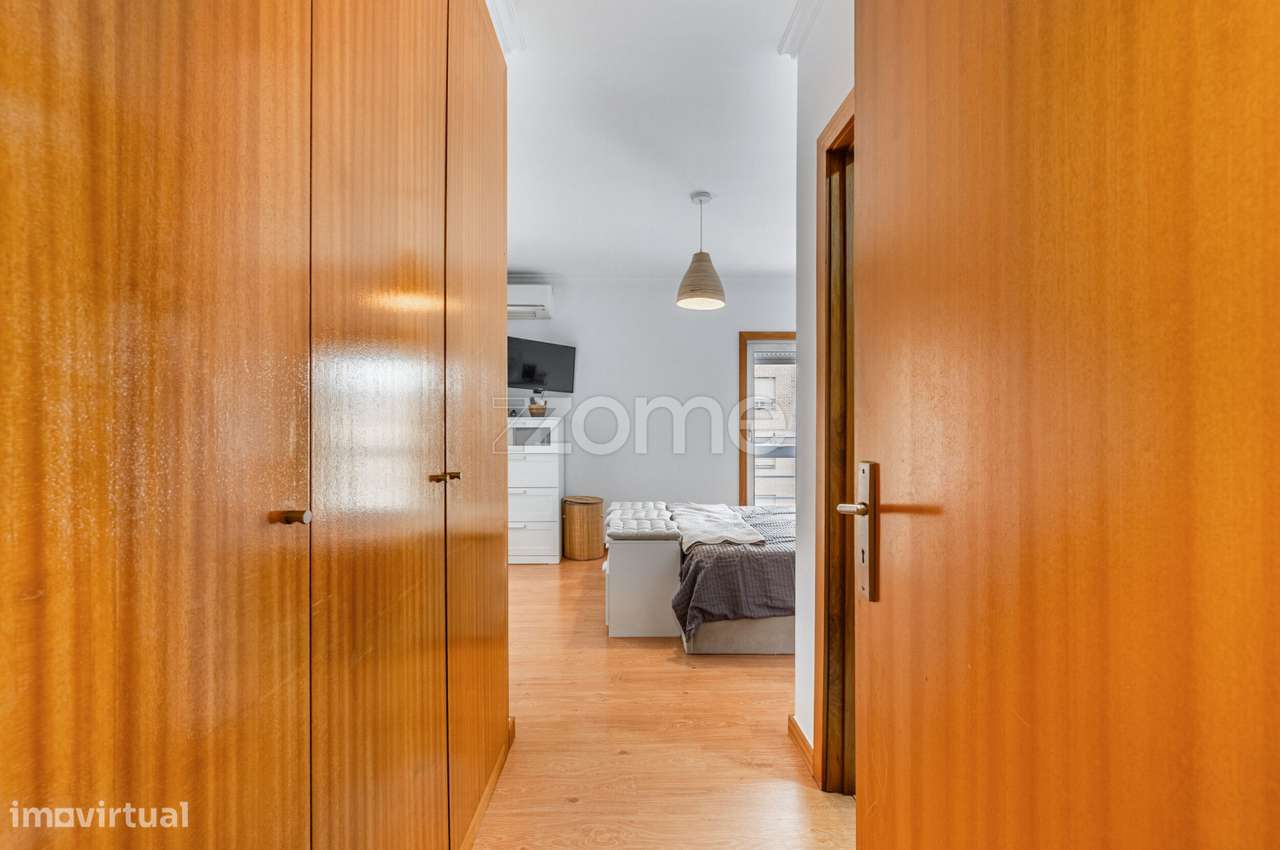 Apartamento T3 com varandas, em Valongo-7