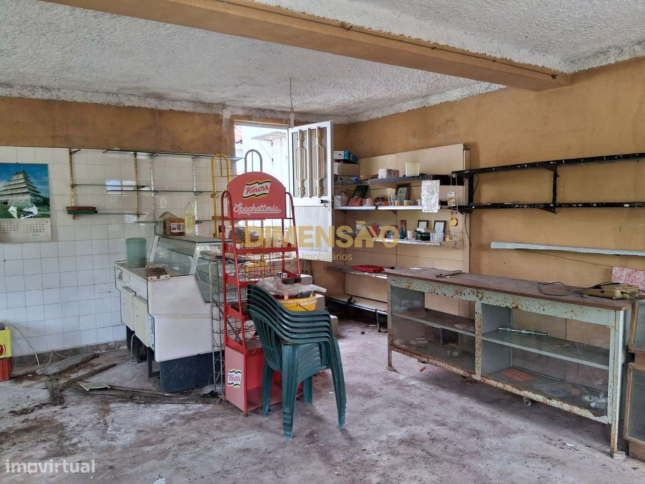 Espaço Comercial/Serviços 1 andar e R/C (garagem) com área de 60m2 ... - Grande imagem: 4/7