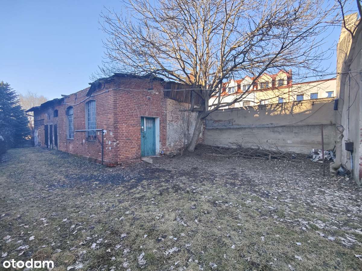 Na sprzedaż budynki do remontu w podwórzu kamienicy-2