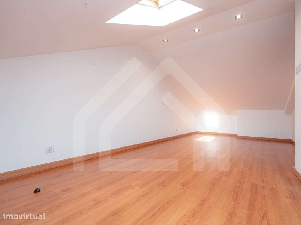 Apartamento T2 com sótão | Ceira-22