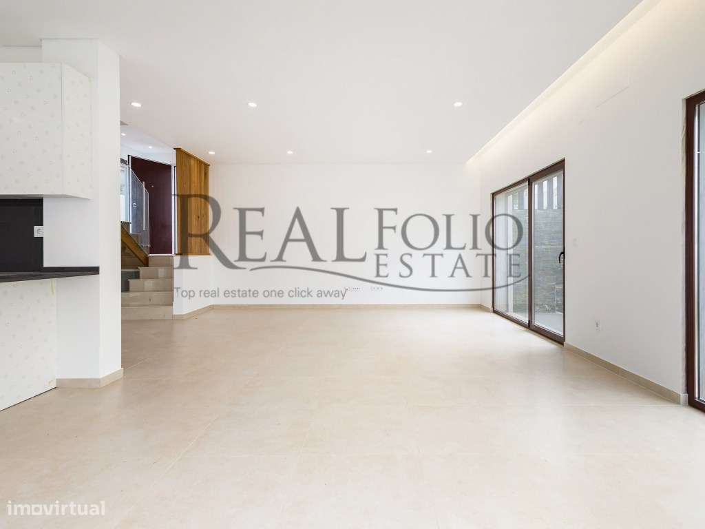 Moradia V3 Nova em Birre-4