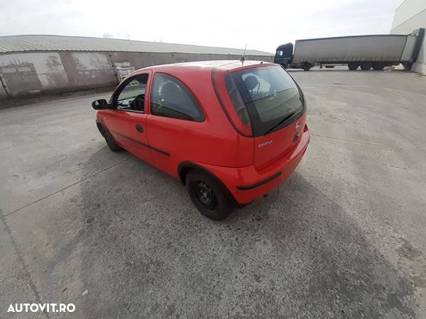 Dezmembrez Opel Corsa C 1.0 benzina Z10XEP - 4