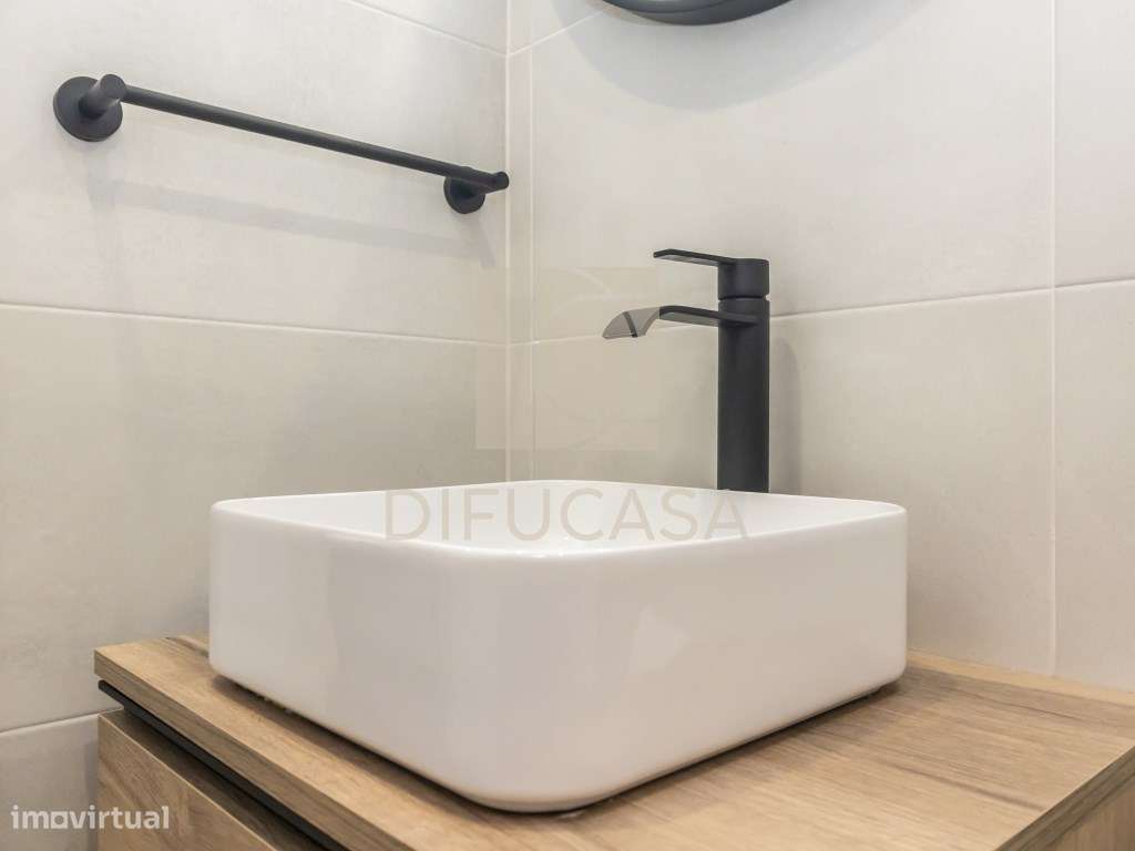 R260_Apartamento T3 Central no Feijó - Grande imagem: 2/30