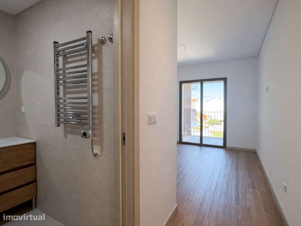 Venda | 2 Suites | 2 Varandas | Lugar de Garagem | Elevador-5