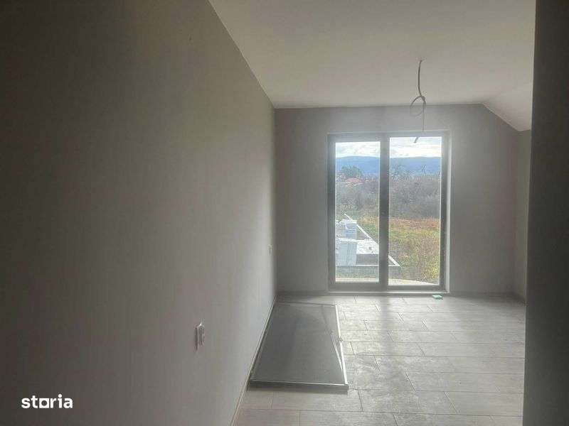 vand casa semifinisata Alesd - Imagine principală: 5/8