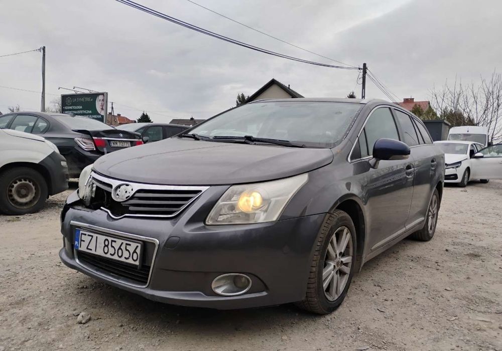 Toyota Avensis II 2010