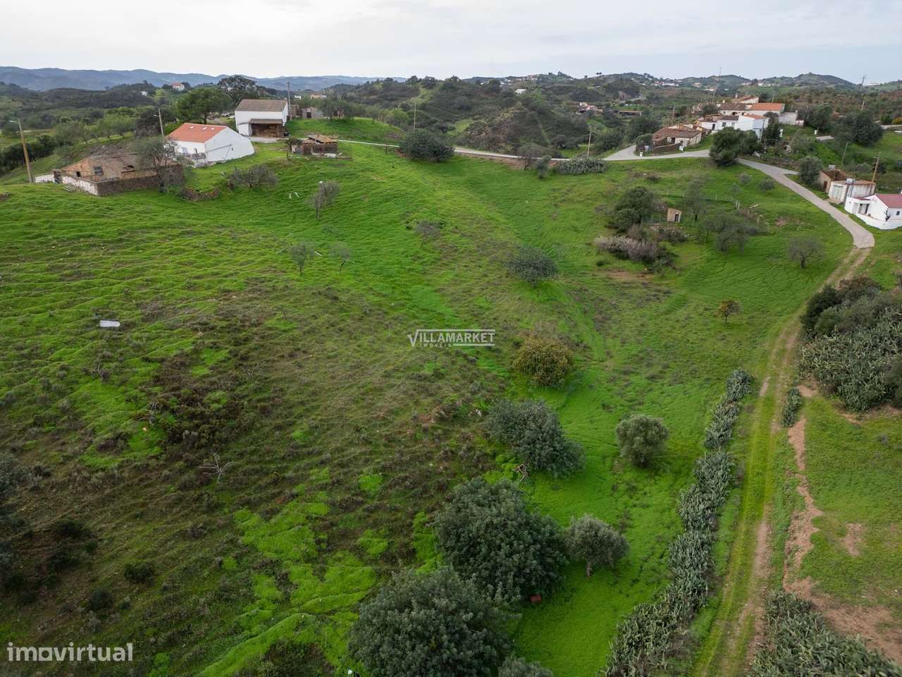 2 Terrenos rústicos com 10586 m2 situado no Lugar de Magoito (Odeleite-18