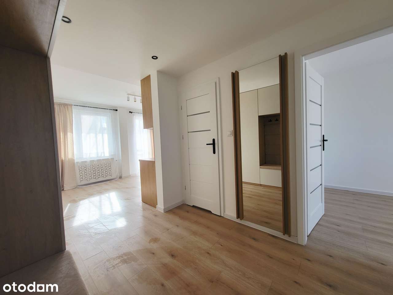 3pokoje po generalnym remoncie w nowoczesnym stylu z meblami na wymiar-17