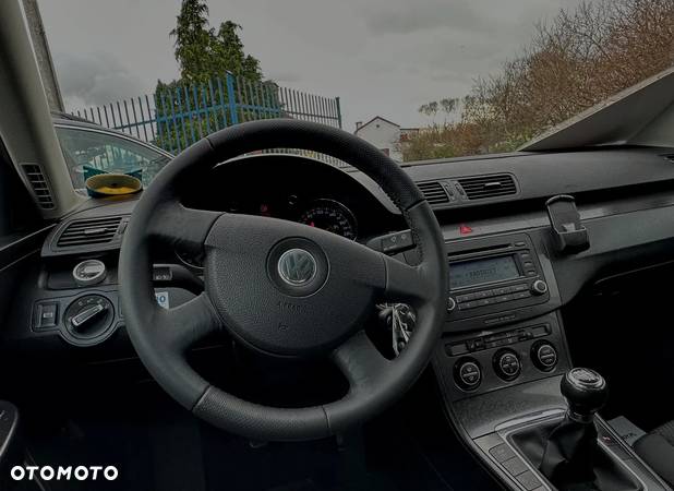 Volkswagen Passat 2.0 TDI Comfortline - 13