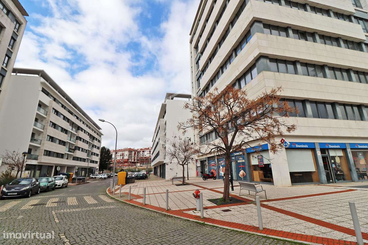 Terreno para constr. de prédio na urb. Villa Park, Amadora-2