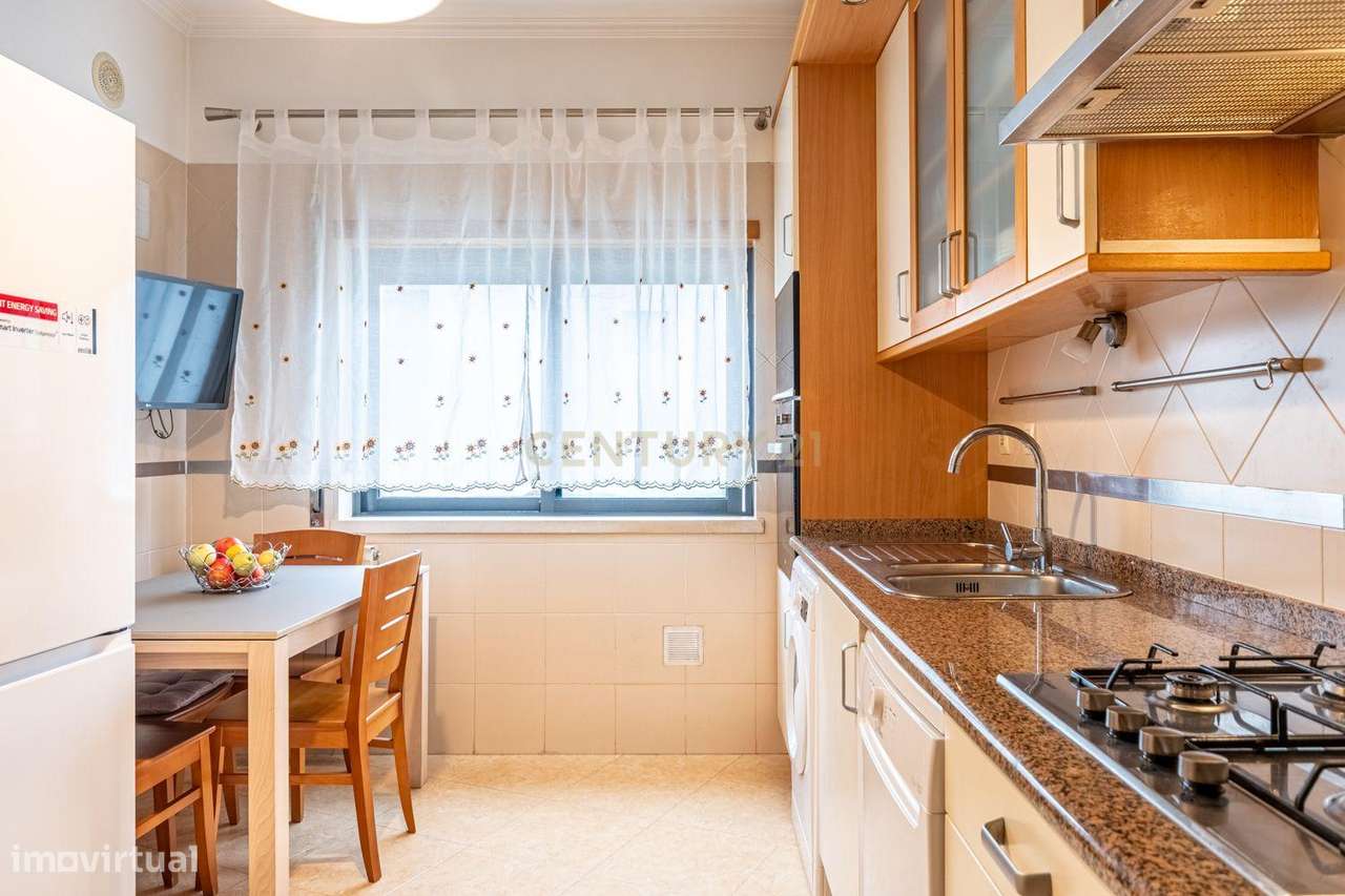 T3 com duas varandas na Rua Pulido Valente Colinas do Cruzeiro-33