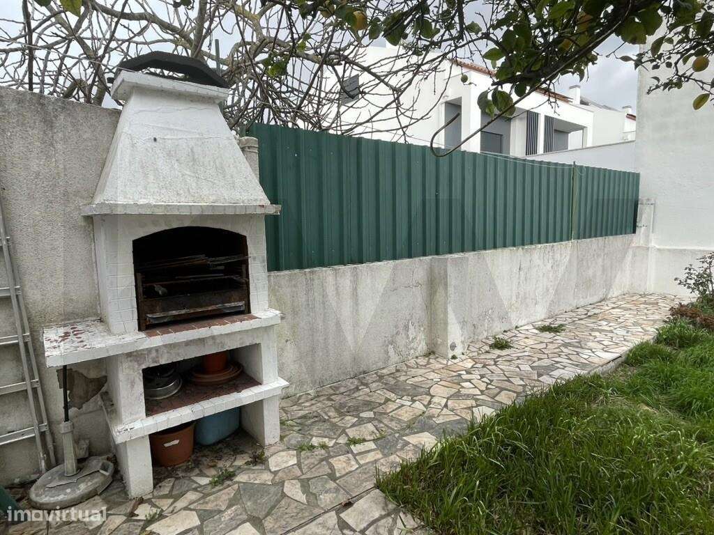 Moradia T2 com anexo, garagem e jardim - Grande imagem: 5/18