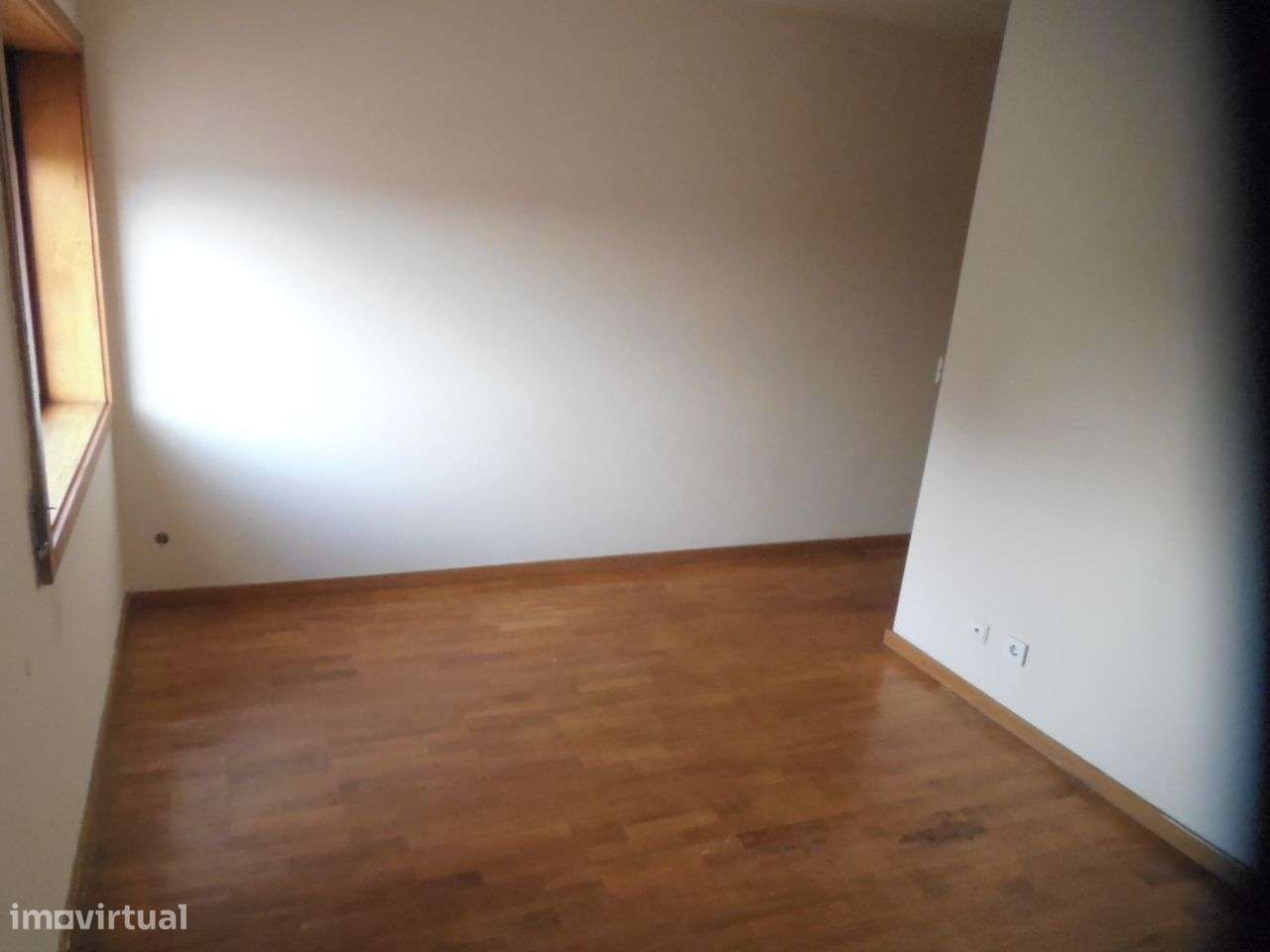 Apartamento T2 c/Lug de garagem - Gondomar, DºBrasas-12