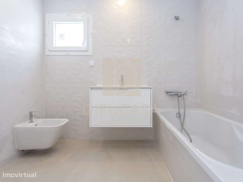 R235 - Moradia Centro de Fernão Ferro-22