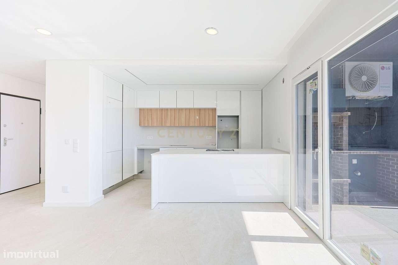 Prédio Charneca Caparica - Frações T1 e T2-12