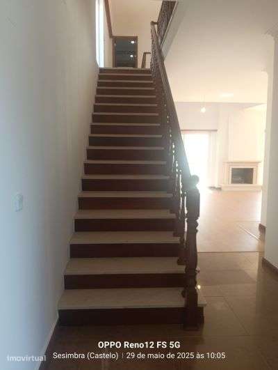 Moradia T4, localizada na zona da Cotovia, em Sesimbra-25