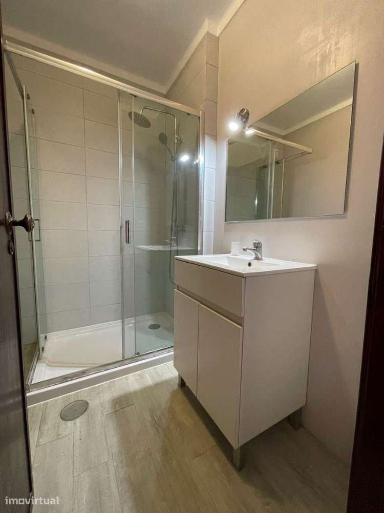 Apartamento T1 com terraço – próximo da CP - Grande imagem: 4/15