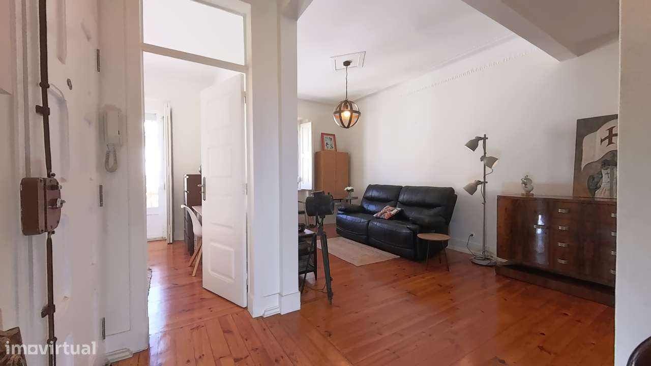 T2 mobilado/equipado; renovado; 2 C. Banho; vista lateral de rio - Grande imagem: 4/57