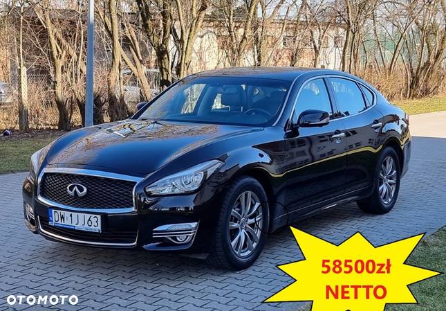 Infiniti Q70 - 2