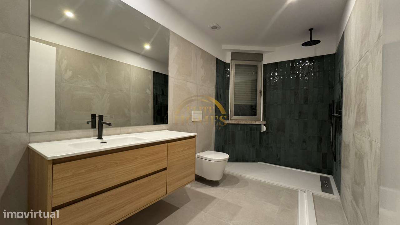 Apartamento T5 convertido num Luxuoso T3 – Av. Conde Valbom, Avenidas-7