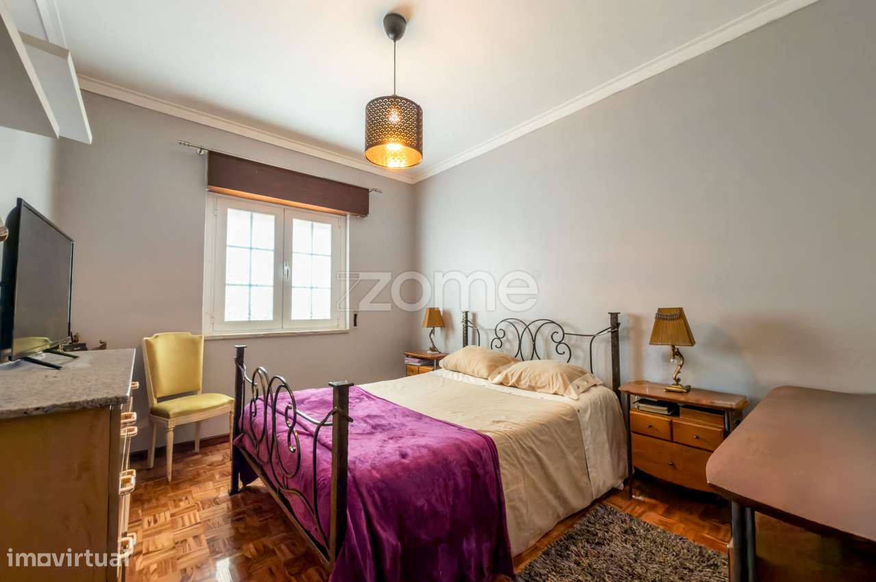 Moradia T4 c/ garagem e 435m2 de terreno - Famões-20