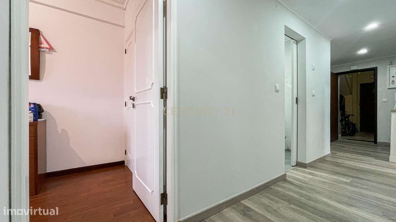 Apartamento T2 Remodelado - Agualva-14