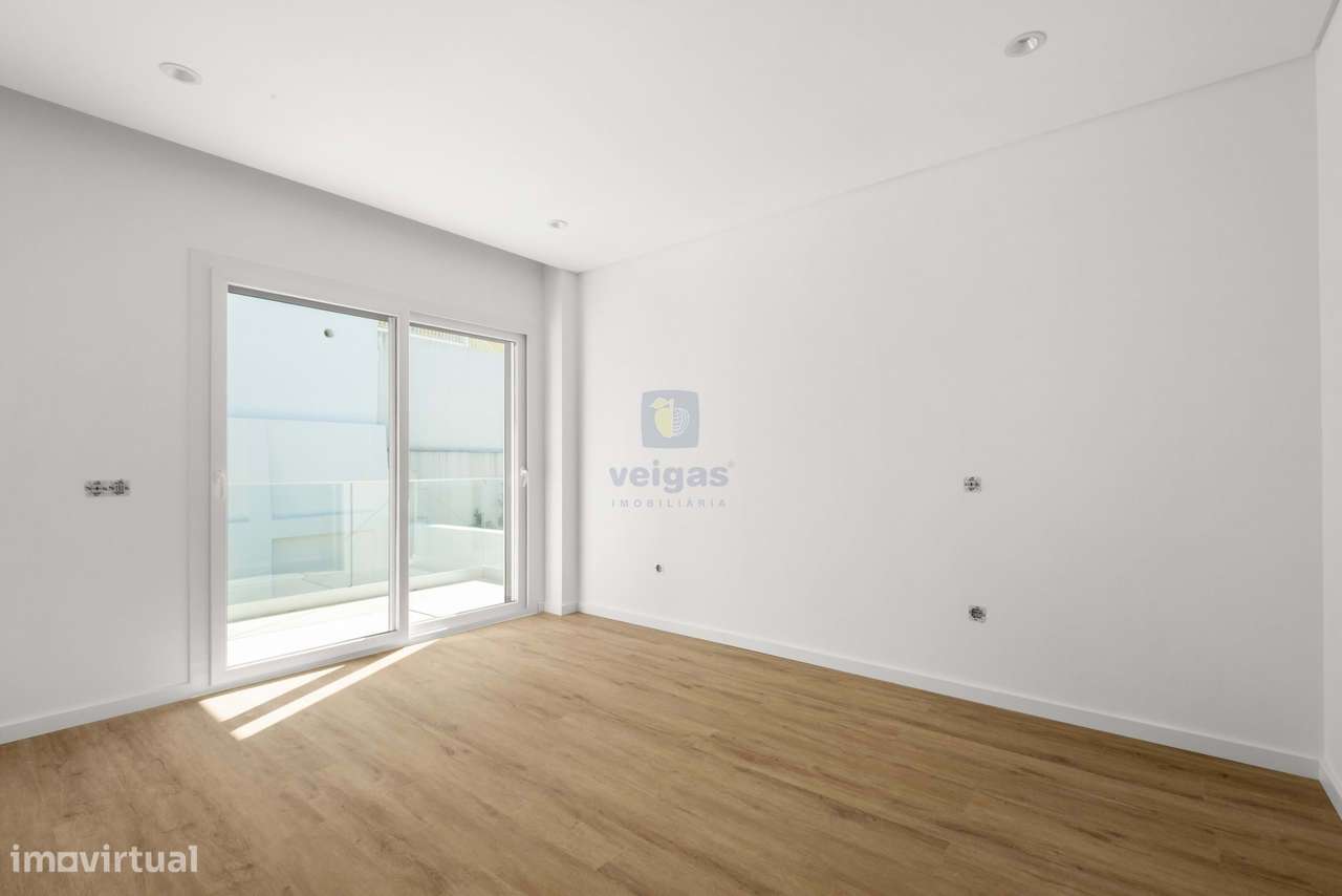 Moradia T5 Contemporânea com Piscina Aquecida – Santa Iria da Azóia-22