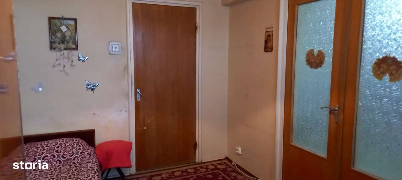 Vanzare-3 camere-6/10-dec-Dr Taberei-V Argesului-bl 75-liber-105000E - Imagine principală: 4/4