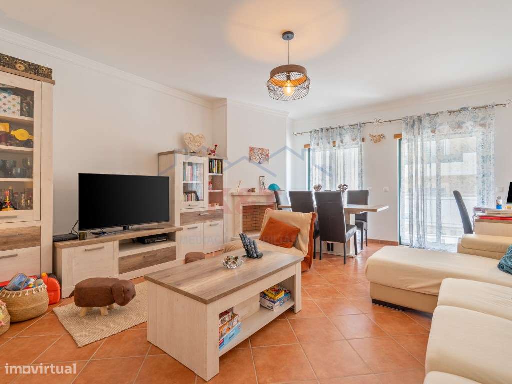 Apartamento T3 boas varandas com 2 lugares de garagem, bastante cen...-1