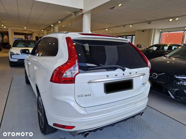 Volvo XC 60 D5 AWD R-Design Momentum - 13