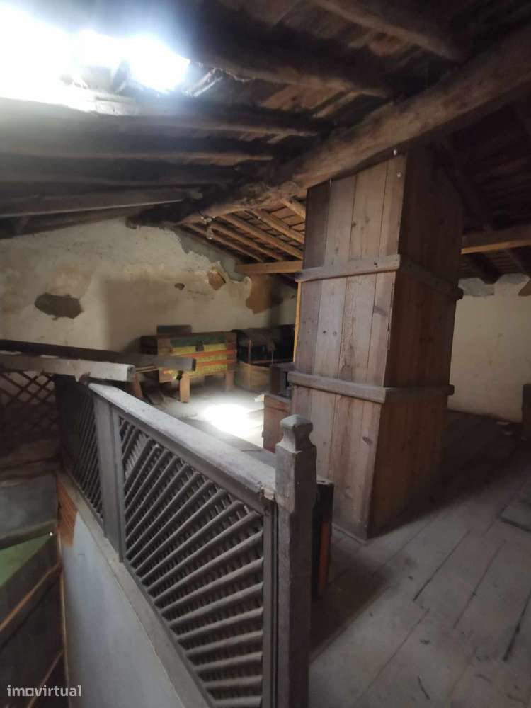 Prédio com localização de excelência na cidade de Tomar - P2986/23-21