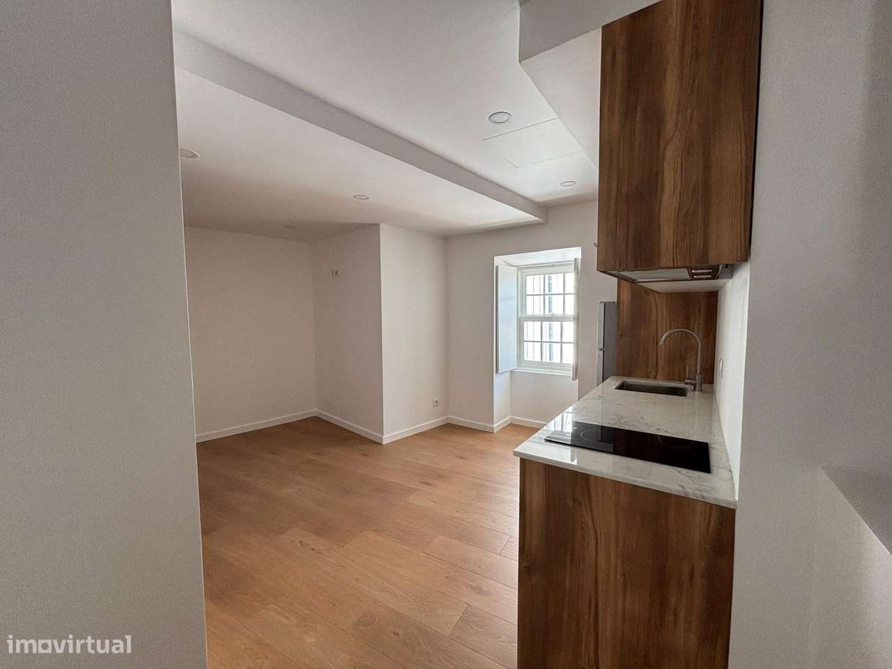 venda de magnifico prédio na Rua da Matemática (4 T0´s e 5 T1's)-7