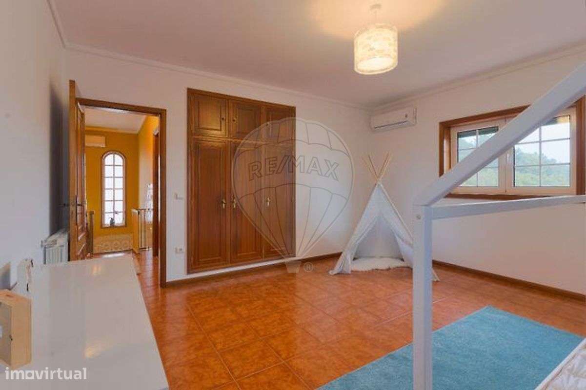 Moradia T4 para venda-16