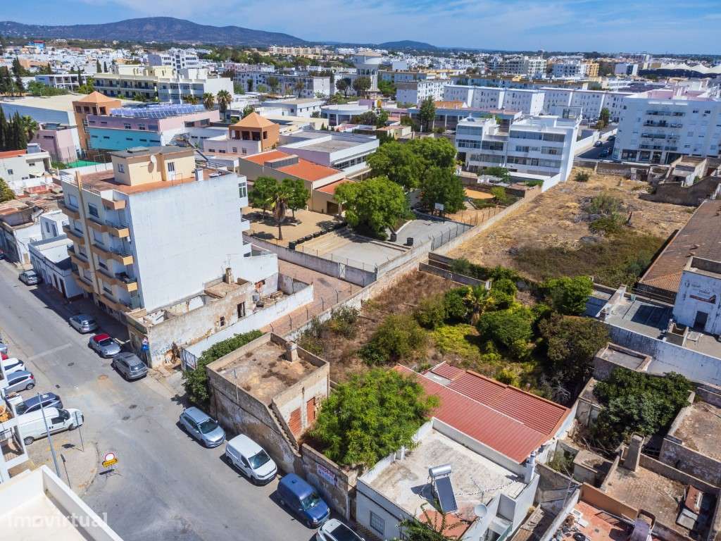 Terreno com Casa em ruínas no Centro de Olhão-25